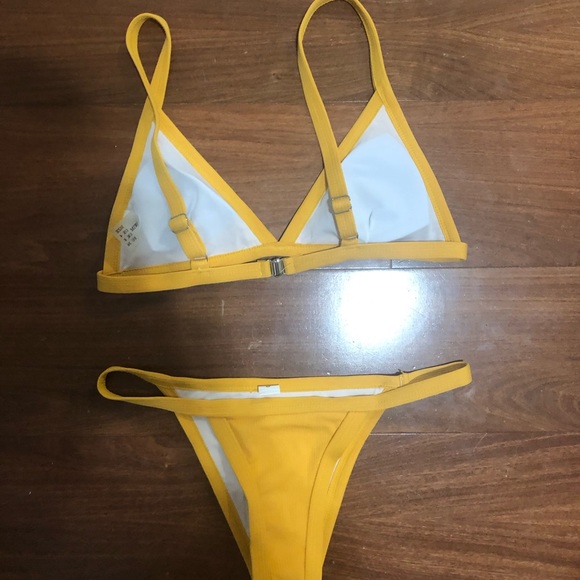 Yellow triangle bikini - Picture 4 of 4
